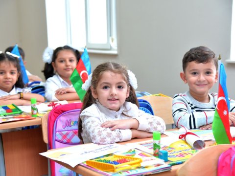 Bakıda 49 minə yaxın şagird məktəbini dəyişib