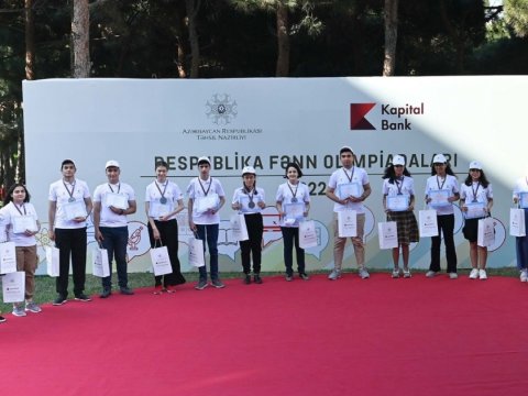 54 nəfər Bakı məktəblisi olimpiada qalibi olub