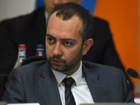 Erməni deputat vəzifəsindən istefa verir