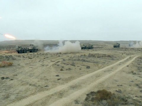 Raket və artilleriya qoşunları döyüş təlimlərinə başladı - VİDE0