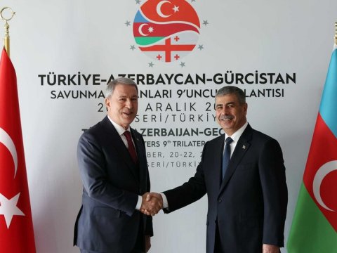 Azərbaycan və Türkiyə müdafiə nazirləri görüşüb - VİDEO