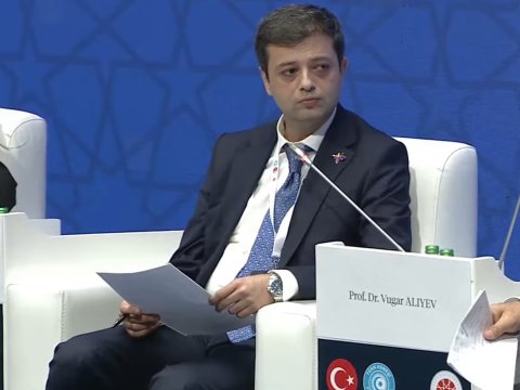 Vüqar Zifəroğlu yenidən Jurnalistika fakültəsinin dekanı seçilib