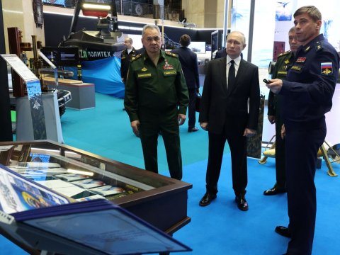 Rusiyada hərbçilərin sayı 30% artırılacaq - Putin razılaşdı