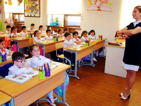 Bakıda müəllimlər bu qədər maaş alır