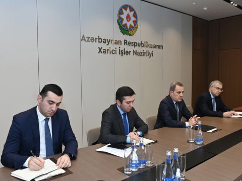 Nazir BQXK rəsmisi ilə Laçın yolunu müzakirə etdi 