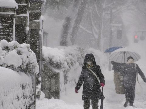 Ekstremal hava şəraiti 8 nəfərin həyatına son qoydu