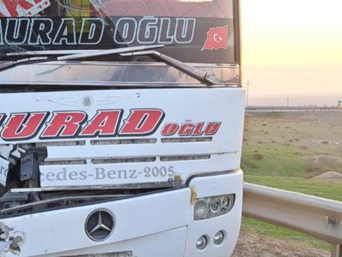 Bakı-Qazax yolunda qəza - Avtobus yük maşını ilə toqquşdu