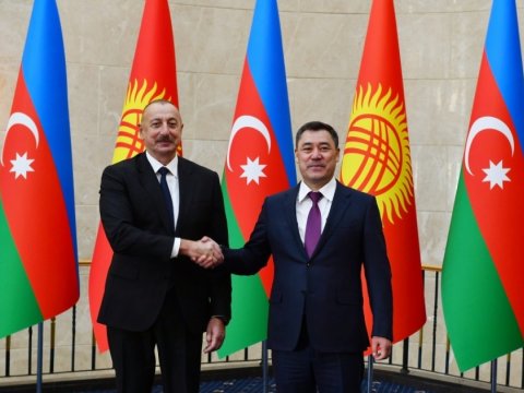 Japarov da İlham Əliyevi təbrik etdi