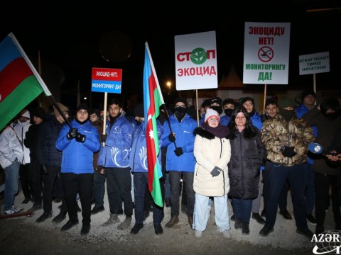 Xankəndi yolunda dinc aksiya davam edir
