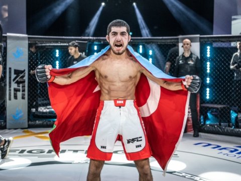 MMA döyüşçümüz rəqibini nokauta saldı