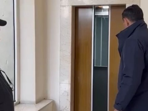 Bakıda yaşayış binasında təhlükə - VİDEO