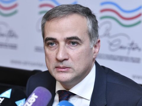 Özünü politoloq adlandıranlar sosial şəbəkələrlə kifayətlənməməlidirlər