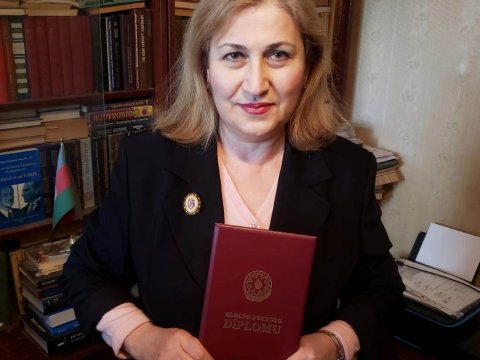 İsa Qəmbərin xanımı elmlər doktoru oldu - FOTO