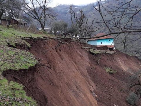 Yardımlıda torpaq uçqunu - Ölən var