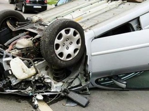 Abşeronda BMW aşdı - Yaralılar var 