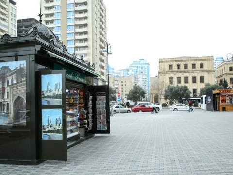 Bakıda köşkə basqın edildi - Satıcı bıçaqlandı