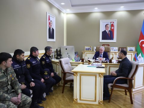 Rektoru qaziləri təbrik edib - FOTOLAR