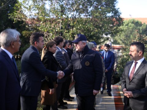 Akar Egey dənizindəki adaya baş çəkdi