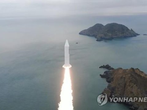 Cənubi Koreya kosmik raketini işə saldı