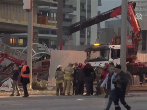 Hotel inşası zamanı kran aşdı - 5 nəfər öldü 