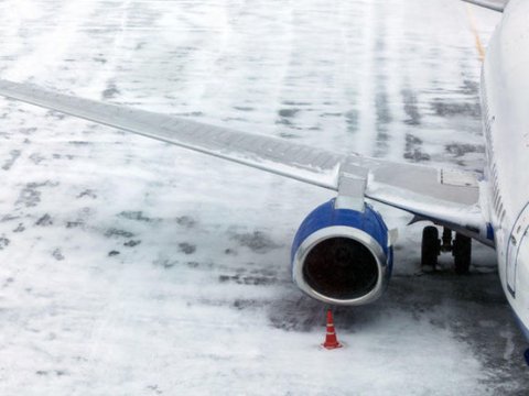 Moskvanın hava limanlarında uçuşlar ləğv edildi