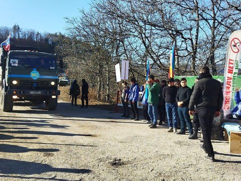Sülhməramlıların daha bir neçə maşını Laçın yolundan maneəsiz keçdi