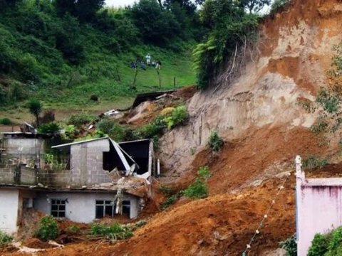 Torpaq sürüşməsi 8 nəfərin həyatına son qoydu