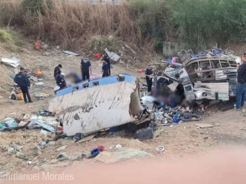 Avtobus dərəyə aşdı - 15 nəfər öldü 