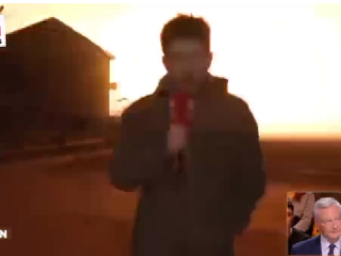 Canlı yayımda raket zərbələri endirildi - VİDEO