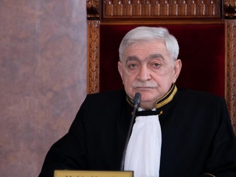 Konstitusiya Məhkəməsinin hakimi vəfat etdi