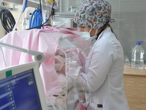 8 günlük körpə ürəyindən əməliyyat olundu - FOTO