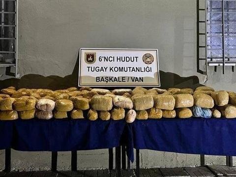 İrandan Türkiyəyə aparılan 215 kiloqram narkotik ələ keçirildi