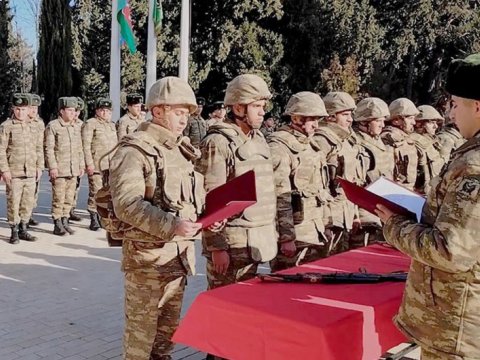 Orduda hərbi xidmətə qəbul və ehtiyata buraxılma tədbirləri keçirilir