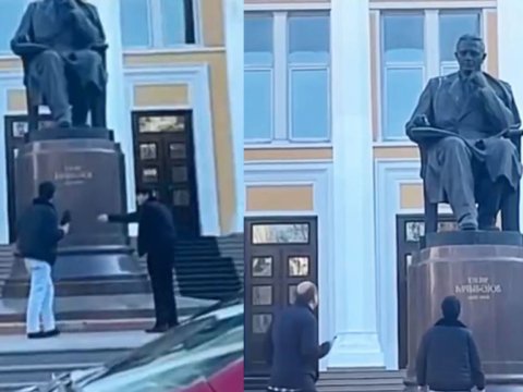 Hacıbəyovun heykəlinə ayaqqabı atan şəxs həbs olundu - YENİLƏNİB