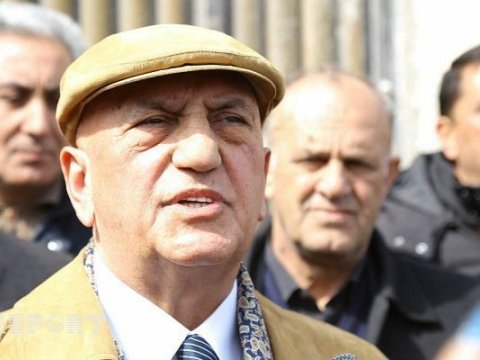 Əli İnsanovdan qızıl külçələrlə bağlı xəbərə sərt REAKSİYA