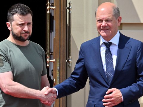 Zelenski Almaniya kansleri ilə danışıqlar apardı 