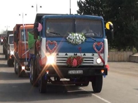 Bakıda qəribə adət: “Kamaz”ı olmayanlar evlənə bilmir - VİDEO