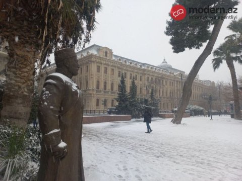 Bakıdan qarlı FOTOSESSİYA