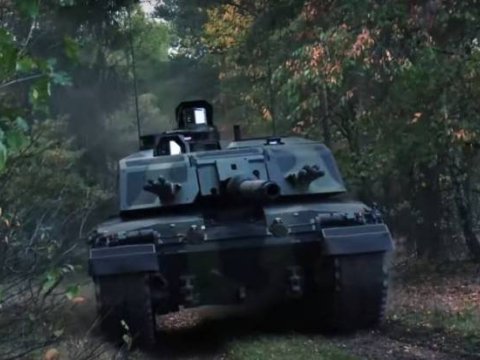 Britaniya Ukraynaya tank verilməsini müzakirə edir 