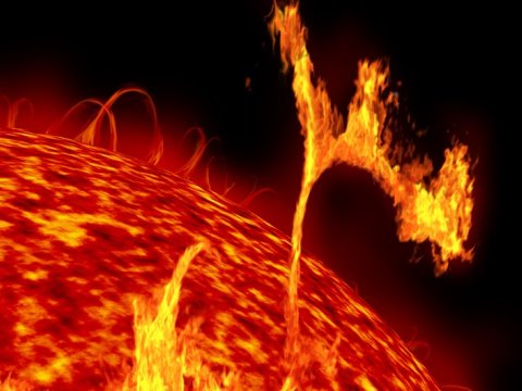 Günəşdə güclü PARTLAYIŞ