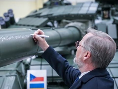 Çexiya Ukraynaya yeni tanklar göndərir