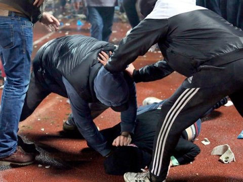 Yol üstündə DAVA - Sürücünü baltaladı