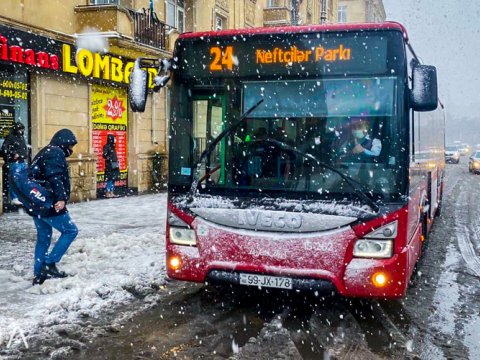 Avtobuslar gecikir, sərnişinlər yollarda qaldı