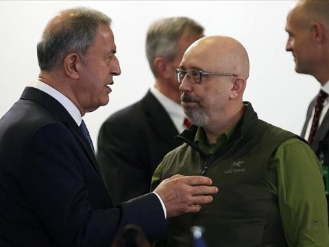 Hulusi Akar ukraynalı həmkarı ilə danışıqlar apardı 