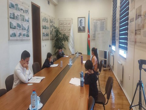 Bakıda eksternat qaydasında imtahan keçirilib