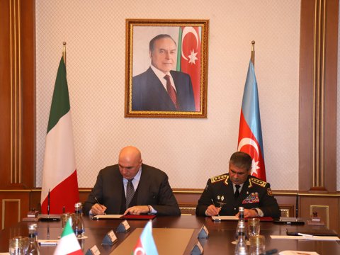 Azərbaycan və İtaliya müdafiə nazirləri sənəd İMZALADILAR
