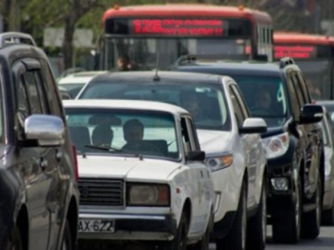 Azərbaycandakı maşınların yaş həddi açıqlandı