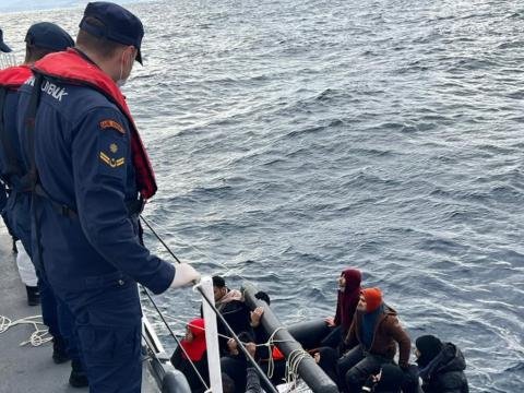 Türkiyə Yunanıstanın ölümə tərk etdiyi miqrantları xilas etdi