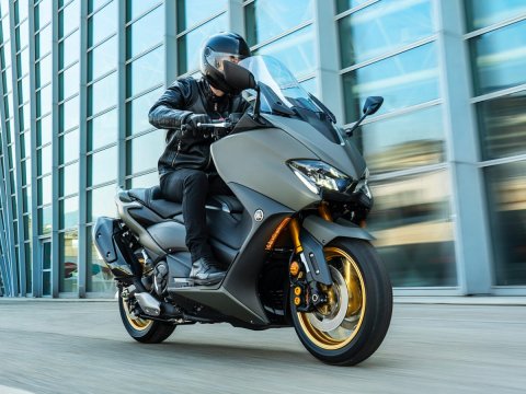 Dövlət Xidməti əməkdaşlarına motosikletlər aldı