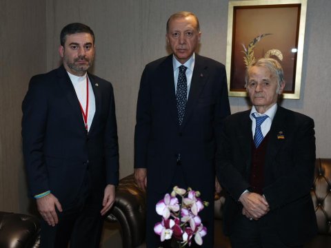 Ərdoğan Krım tatarlarının lideri ilə görüşdü